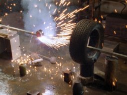 <p>Fotograma de <em>The Way Things Go</em>. &copy; Peter Fischli y David Weiss. T & C Film</p>